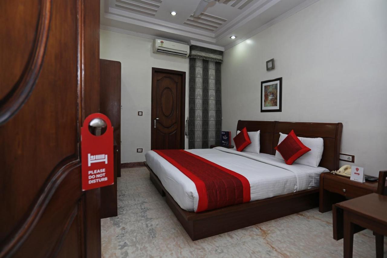 Hotel Suncity Делхи Екстериор снимка