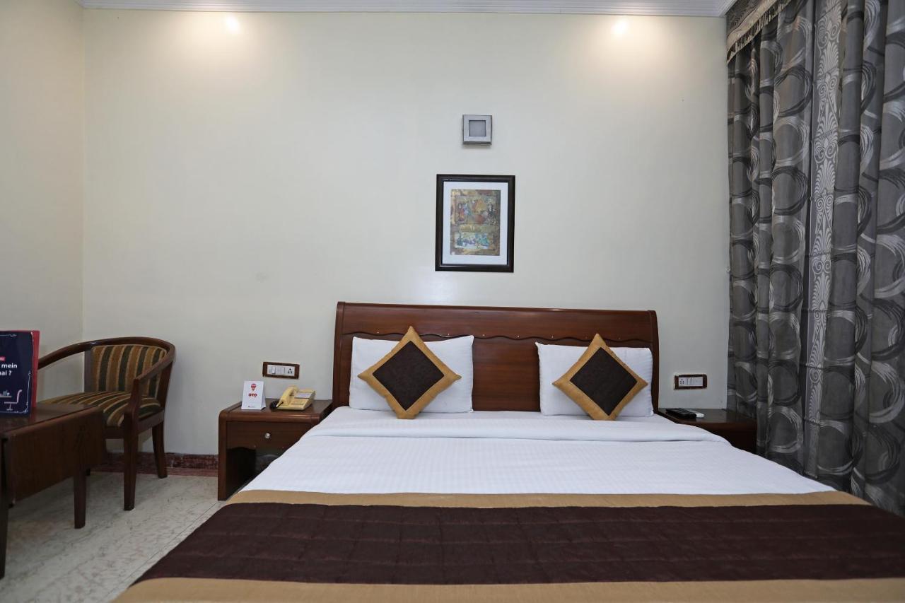 Hotel Suncity Делхи Екстериор снимка