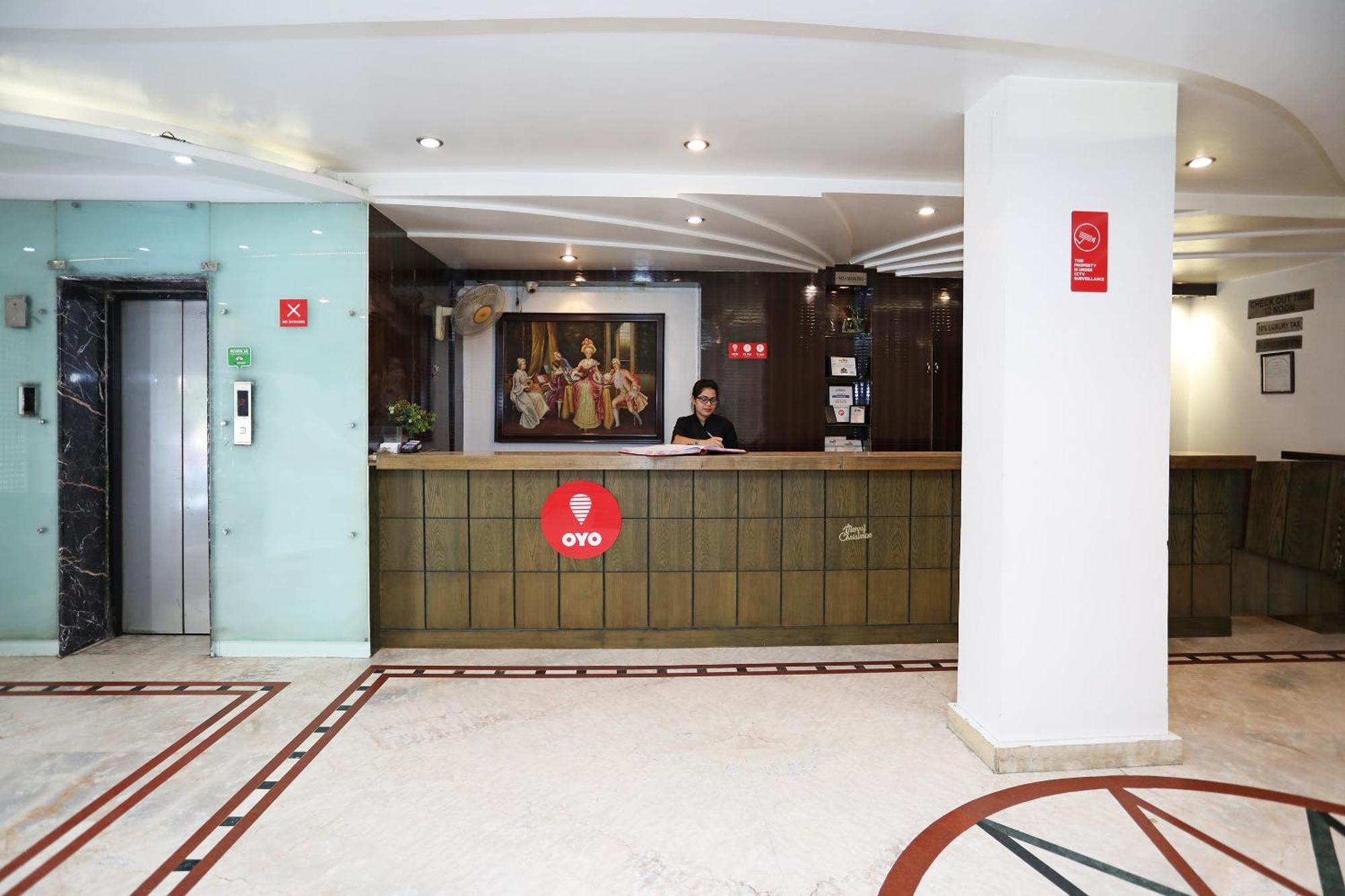 Hotel Suncity Делхи Екстериор снимка